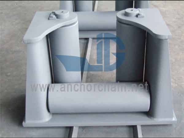 CB 3062-2011 Three Roller Fairlead Type A