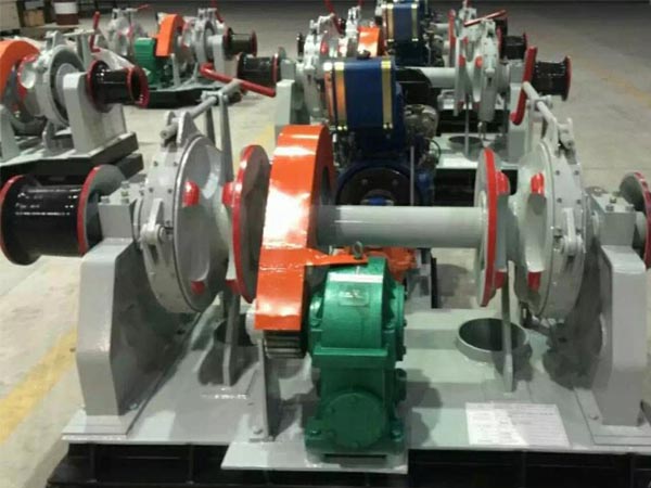 Symmetrical Type Hydraulic Windlass